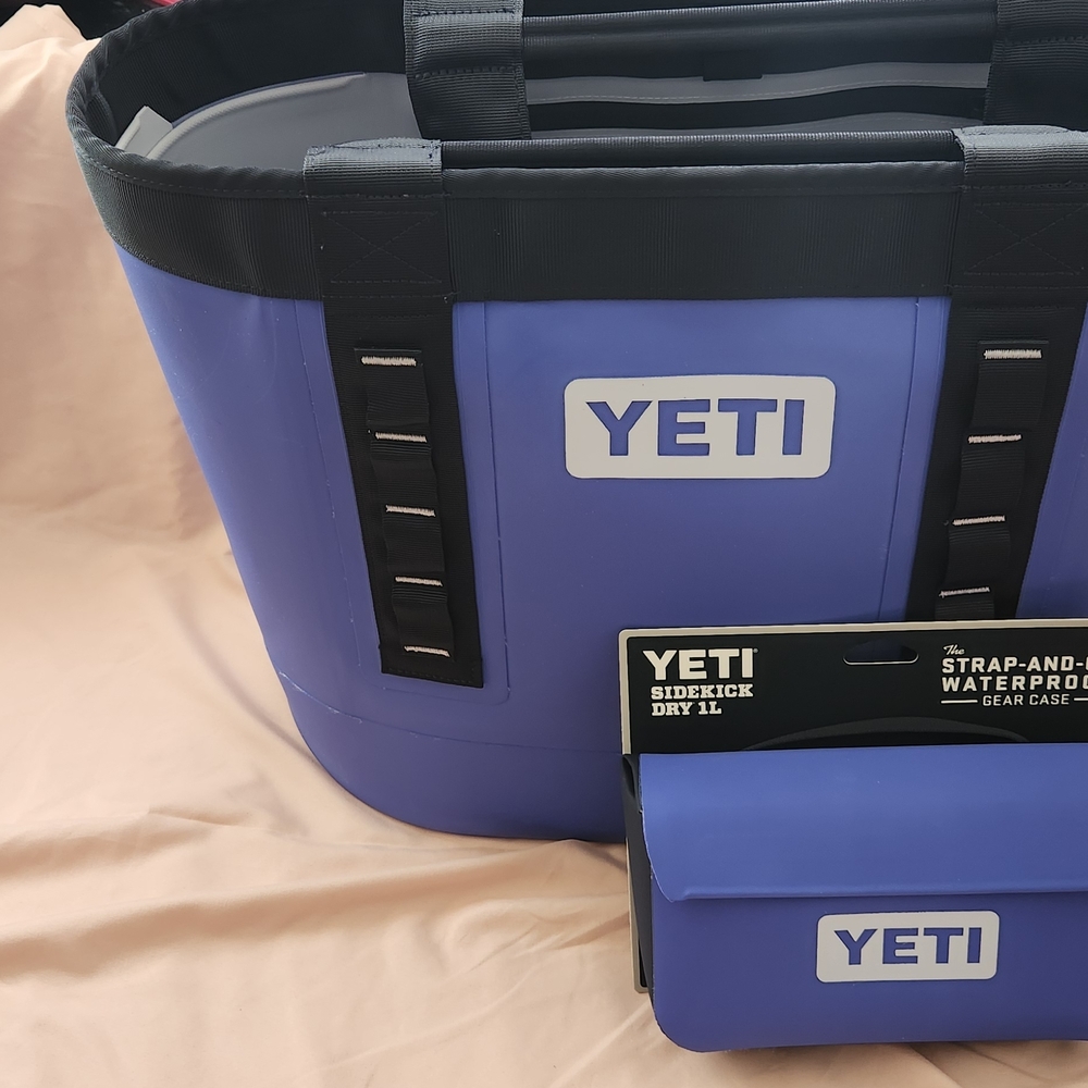 YETI Ultramarine violet 35 Tote with 1L Dry Case